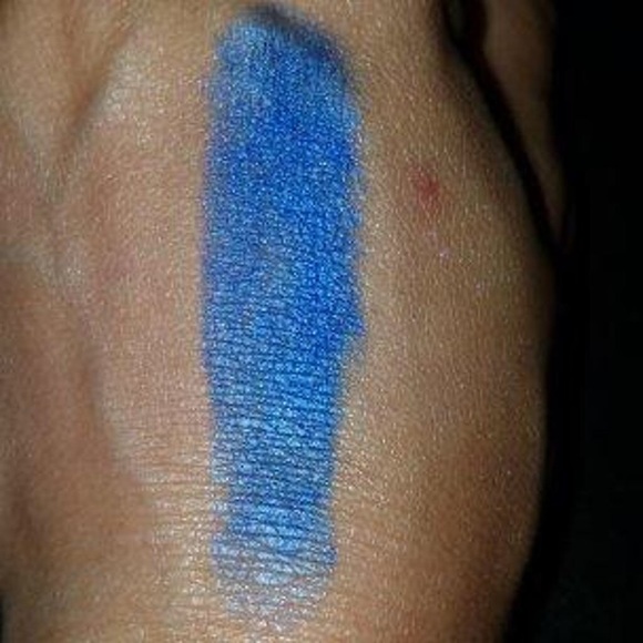 New wet n wild Mega Last Lip Color, Galaxy Blue - Picture 3 of 3